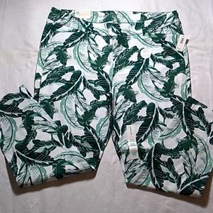 OLD NAVY PIXIE PANTS,SIZE 16 REGULAR, GREEN&WHITE WITH FLORAL PRINT